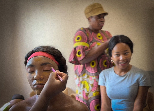 Secrets des coiffeuses : comment obtenir un rendu naturel et une perruque qui change votre énergie