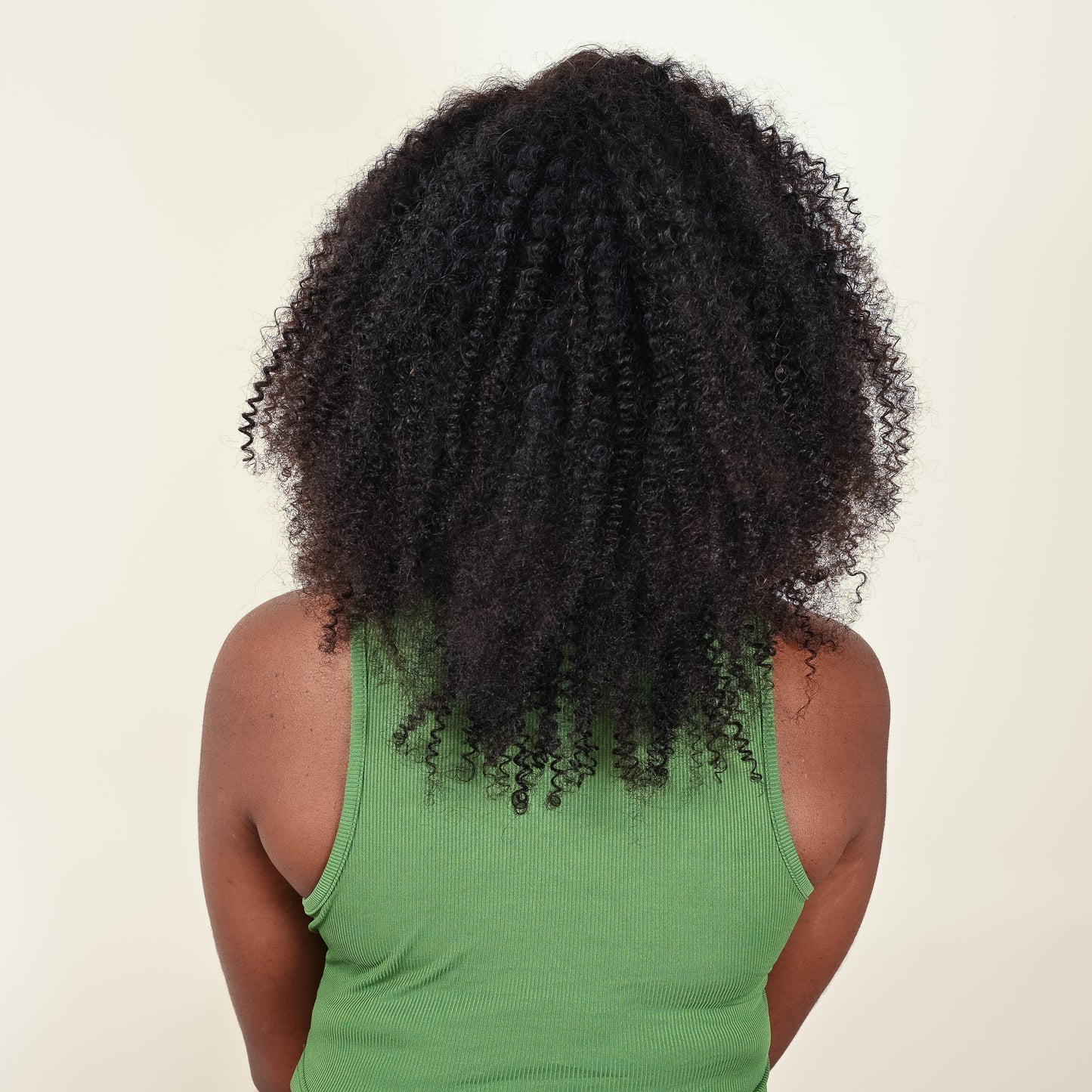 Perruque JANET noir naturel vue profil volume diffus